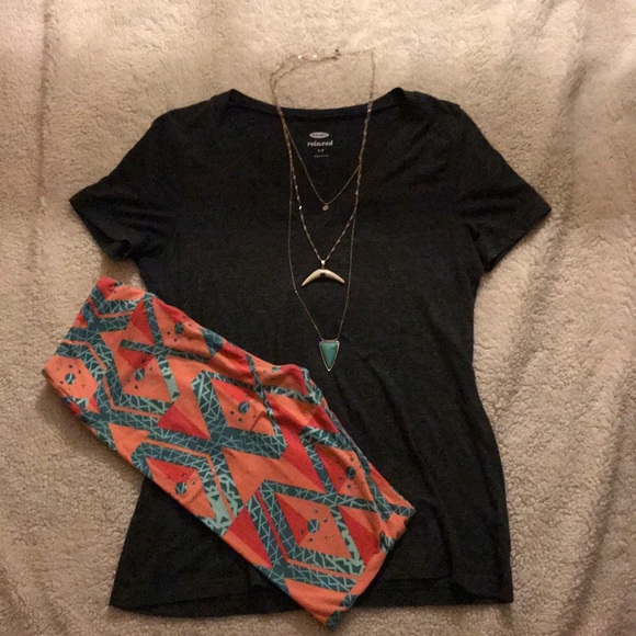 Old Navy Tops - Old Navy relaxed Dark gray T-Shirt